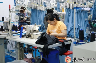 柳州縣域經(jīng)濟(jì)觀察|柳北區(qū) 增長(zhǎng)韌勁強(qiáng) 企業(yè)干勁足 服裝設(shè)計(jì)產(chǎn)業(yè)蓬勃發(fā)展